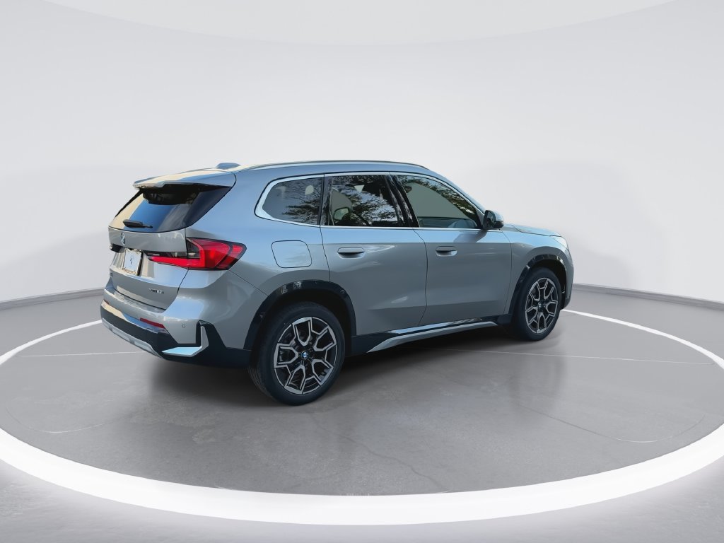 New 2027 Silver BMW xDrive28i image 8