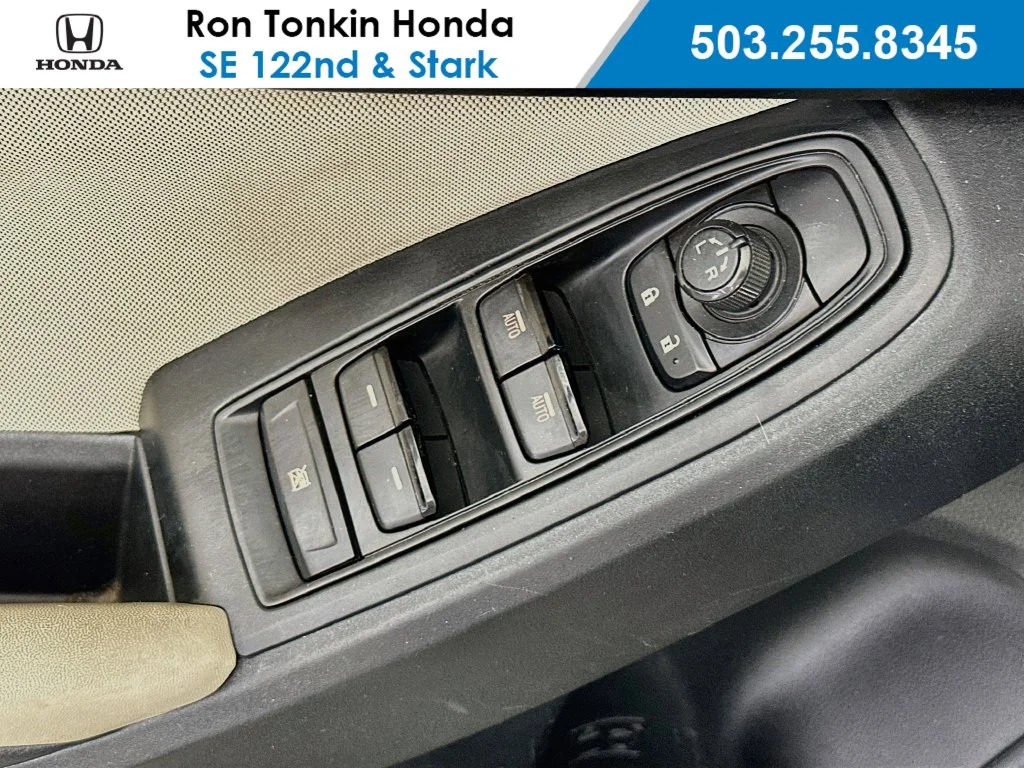 Used 2018 Lapis Blue Pearl Subaru 2.0i Premium image 19