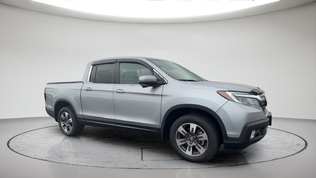 Used 2019 Silver Honda RTL-T image 4