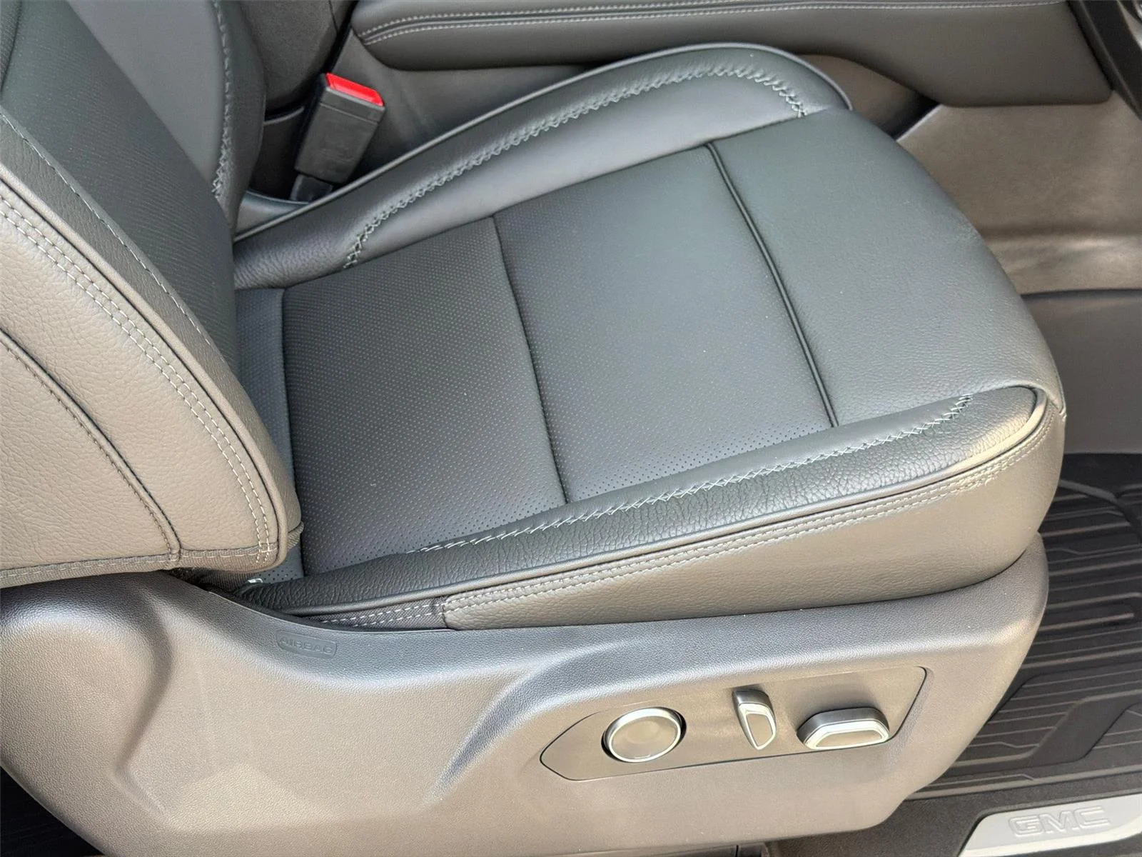 New 2026 Glacier White Tricoat GMC Denali image 9
