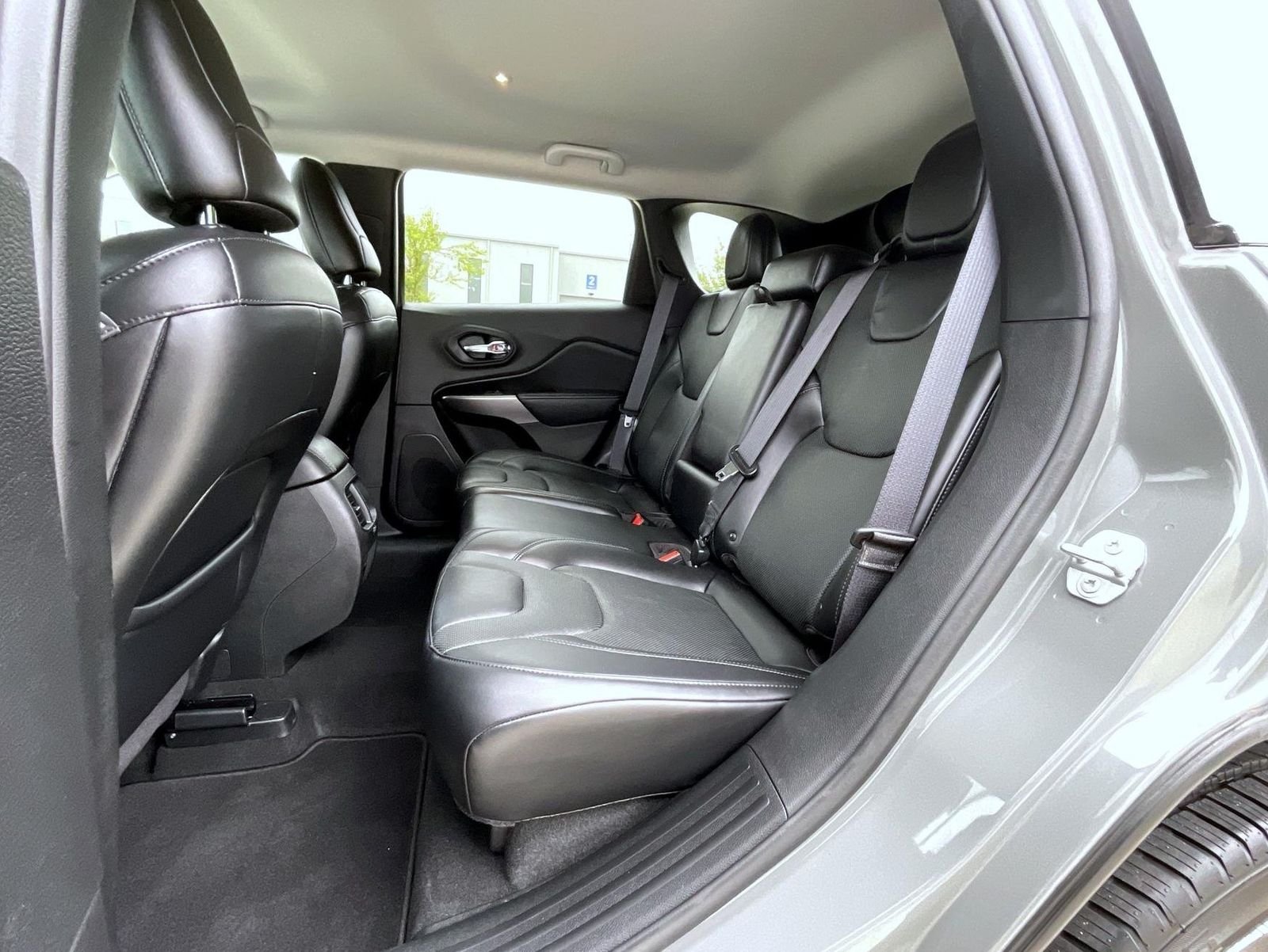 Used 2019 Gray Jeep Limited image 20