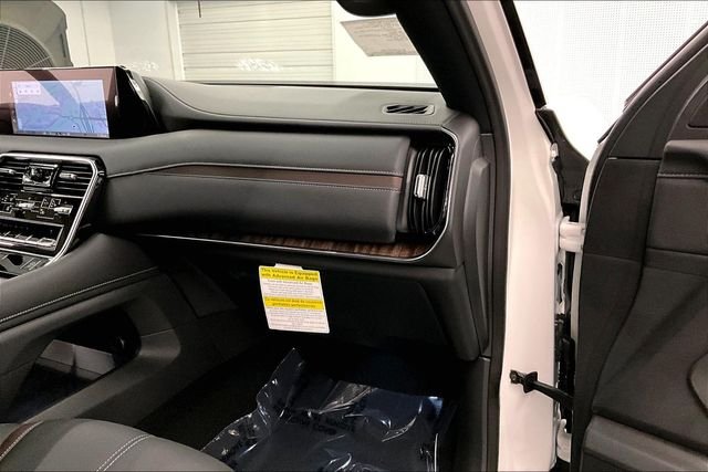 New 2026 Aspen White Tricoat Nissan SL image 38