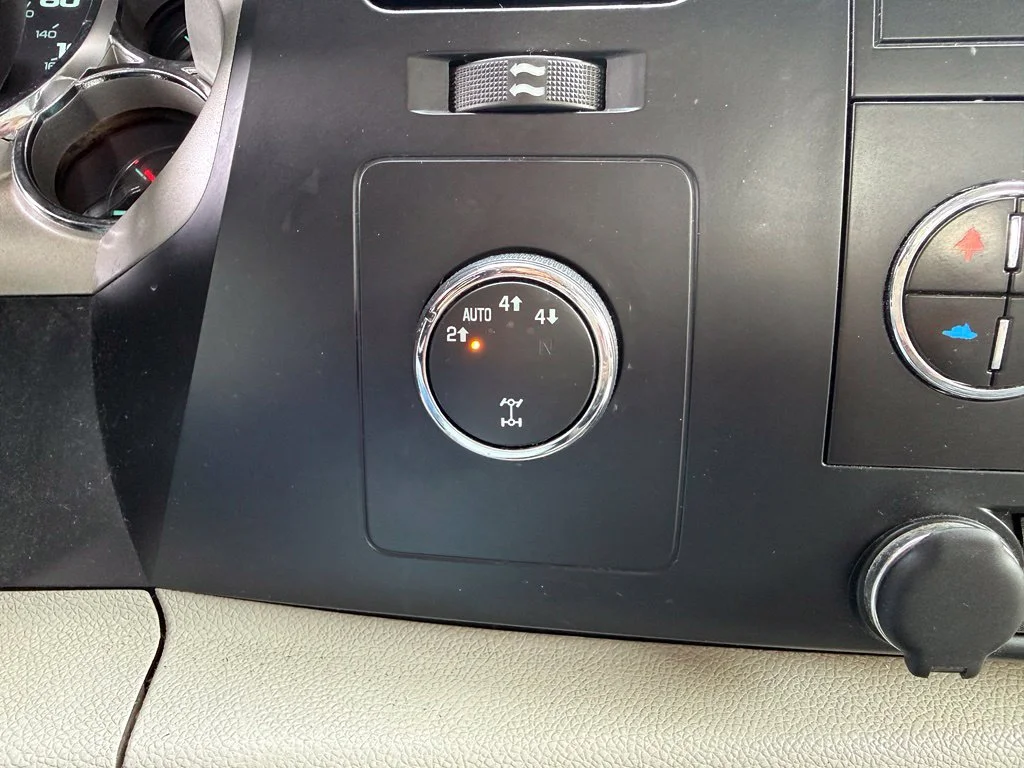 Used 2008 Silver Chevrolet LT image 36