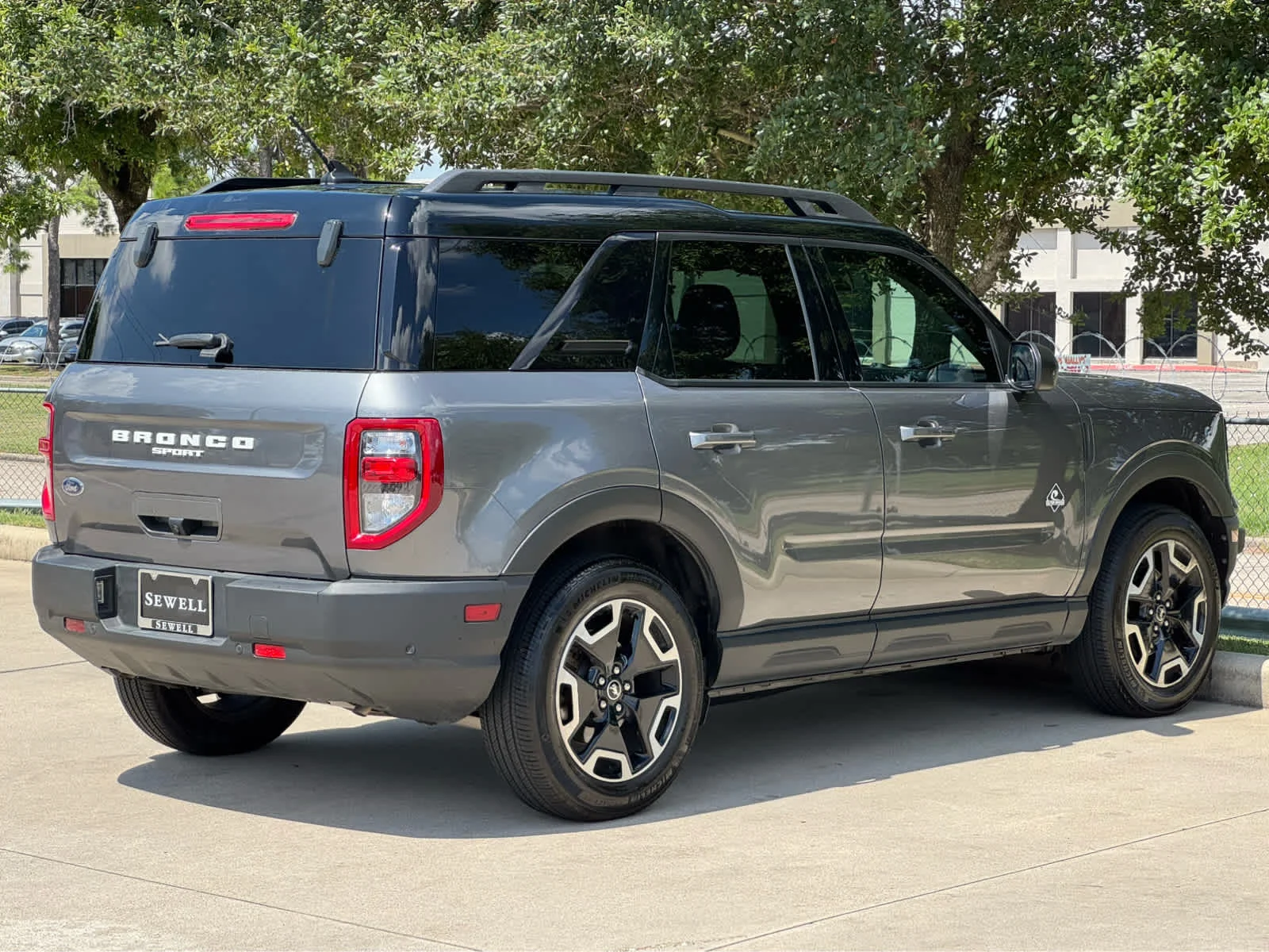 Used 2022 Carbonized Gray Metallic Ford Outer Banks image 5