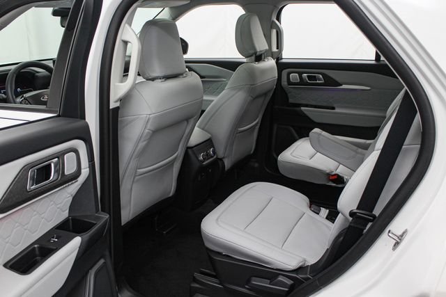 New 2026 Star White Metallic Tri-Coat Ford Platinum™ image 17