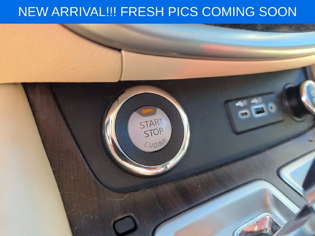 Used 2021 White Nissan Platinum FWD image 11
