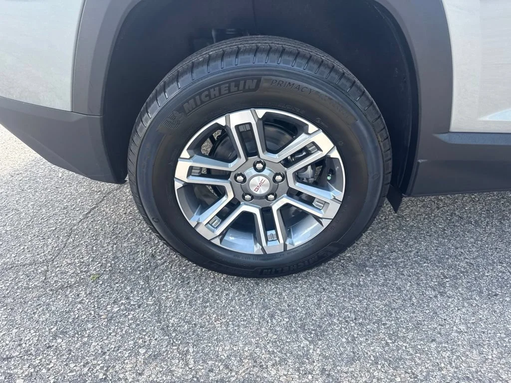 New 2027 Sterling Metallic GMC Elevation image 32