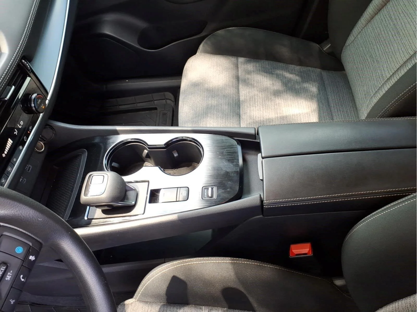 Used 2022  Nissan SV image 24