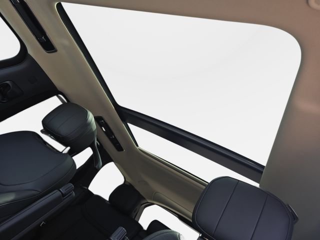 New 2026 Fuji White Land Rover SE image 20