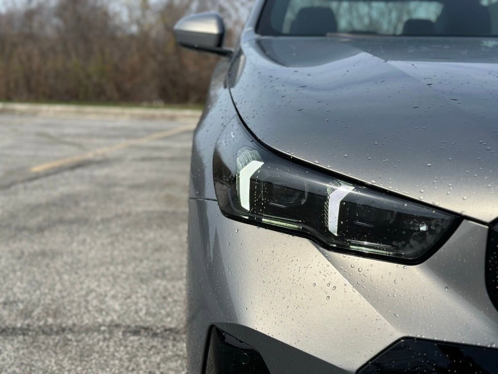 New 2026 Oxide Grey Metallic BMW 530i xDrive image 10