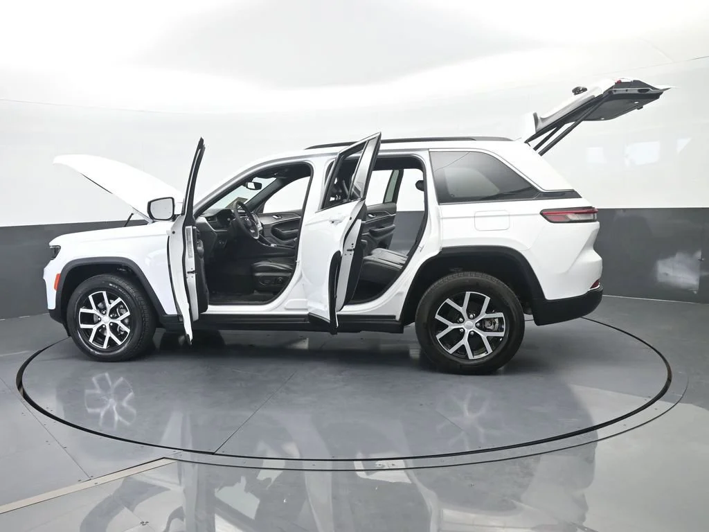 Used 2024 White Jeep Limited image 79
