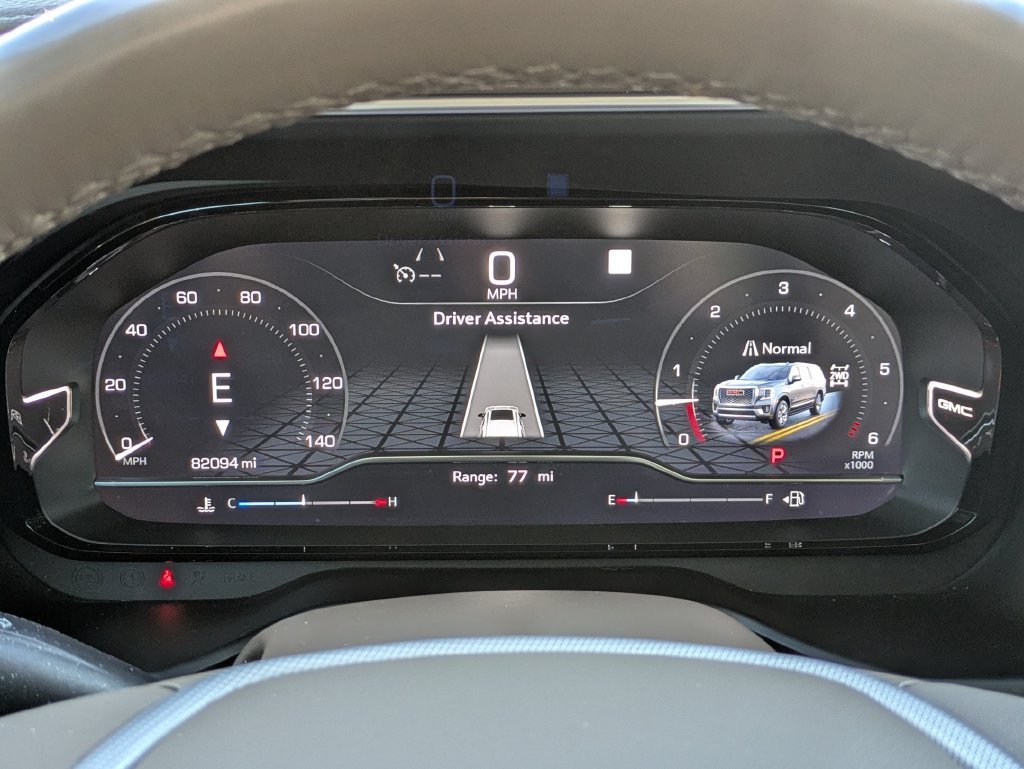Used 2022 White GMC Denali image 14