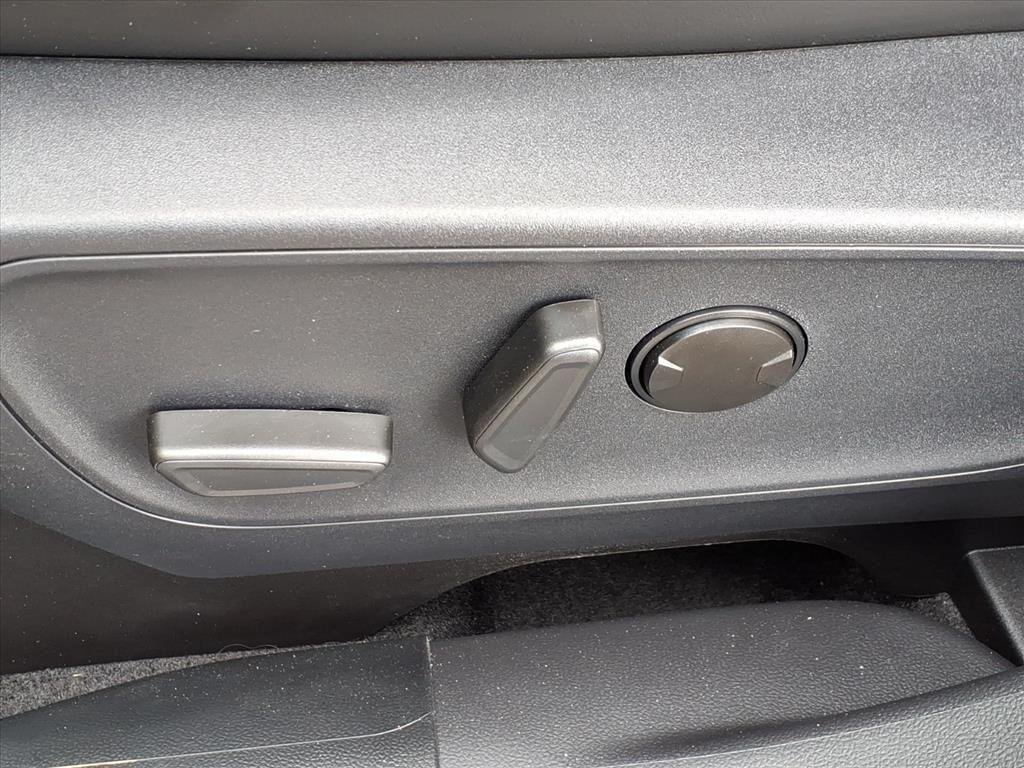 New 2025 Carbonized Gray Metallic Ford Outer Banks® image 6
