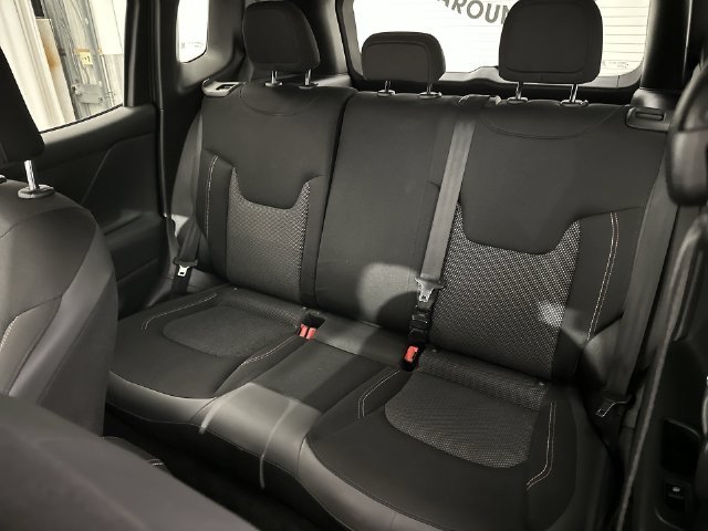 Used 2016 Green Jeep Latitude image 27