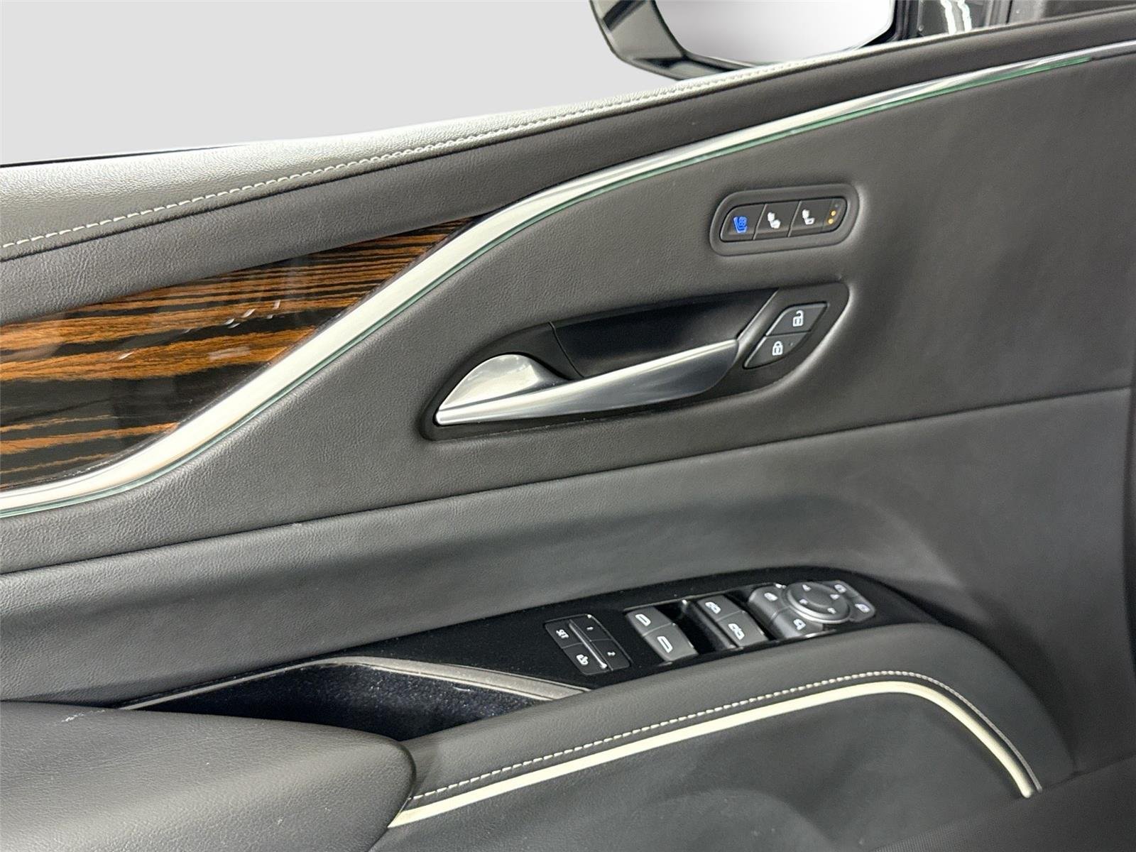 Used 2023 Black Raven Cadillac 4WD Premium Luxury | Super Cruise | Rear Seat Entertainment image 14
