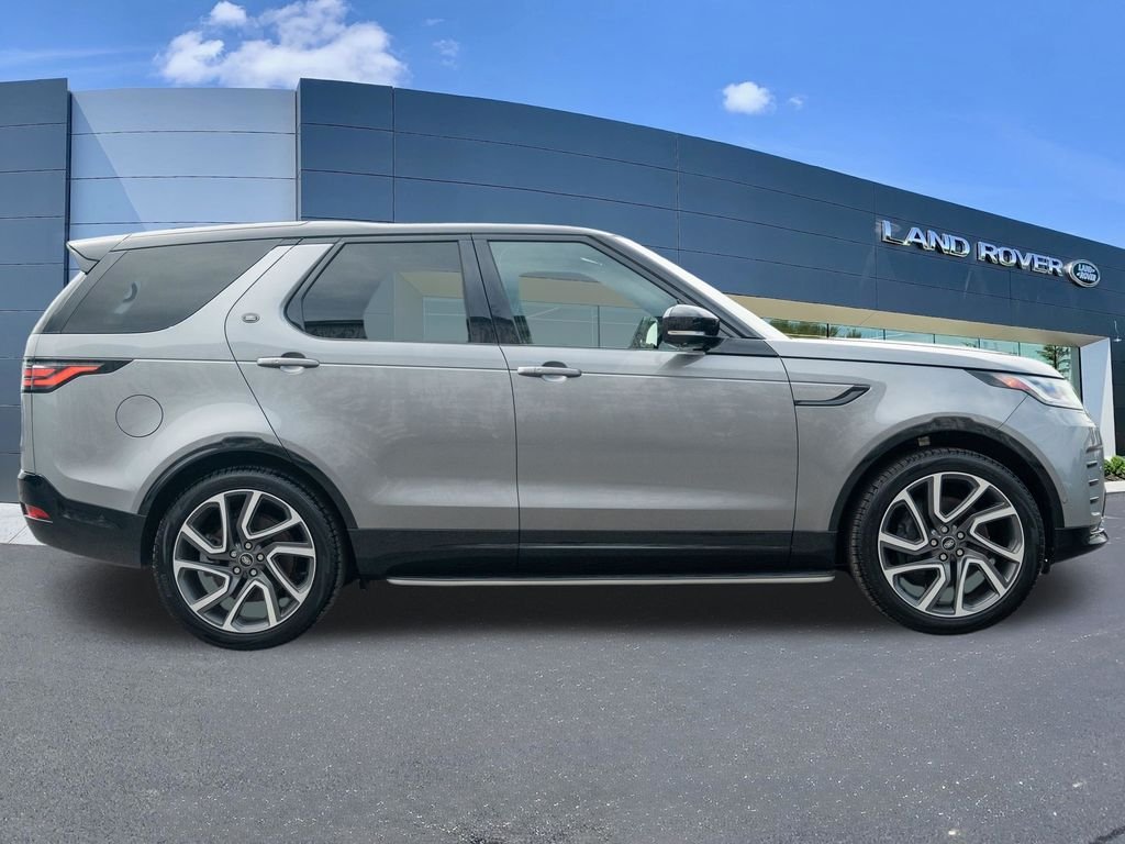 Used 2024 Gray Land Rover Dynamic SE image 8