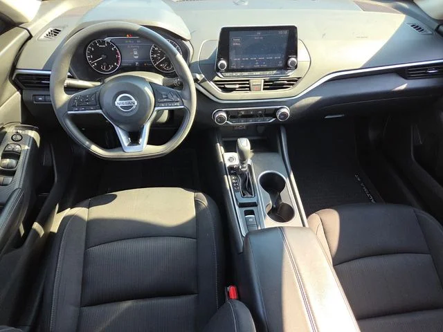 Used 2022 Black Nissan 2.5 SV image 8