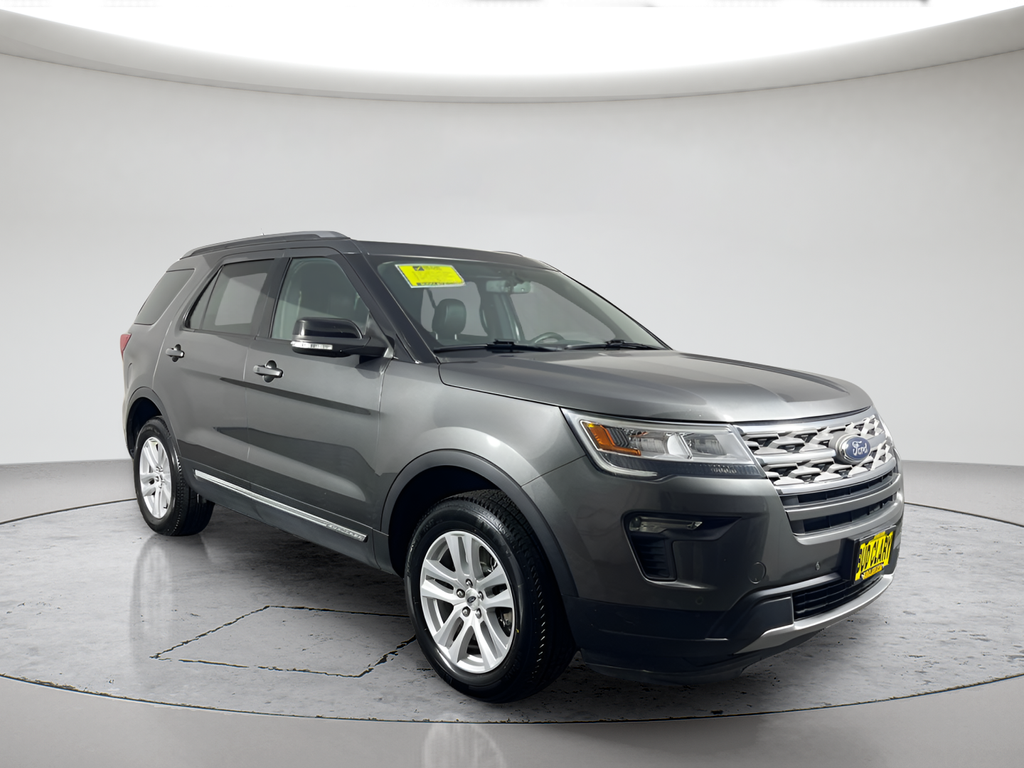 Used 2018 Magnetic Metallic Ford XLT image 3