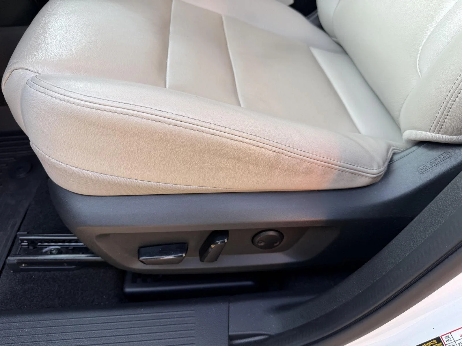 Certified Used 2024 Everest White Pearl Nissan SL image 12