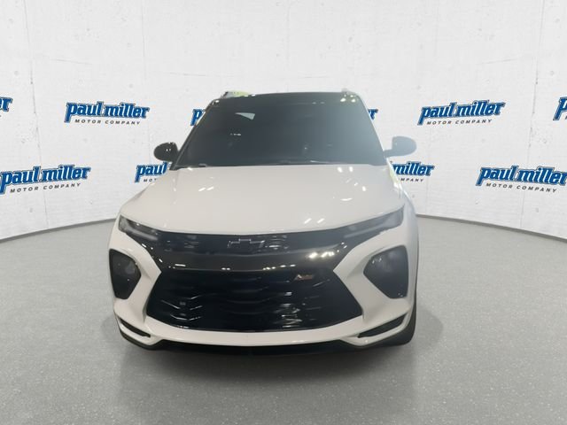 Used 2022 Summit White Chevrolet RS image 3