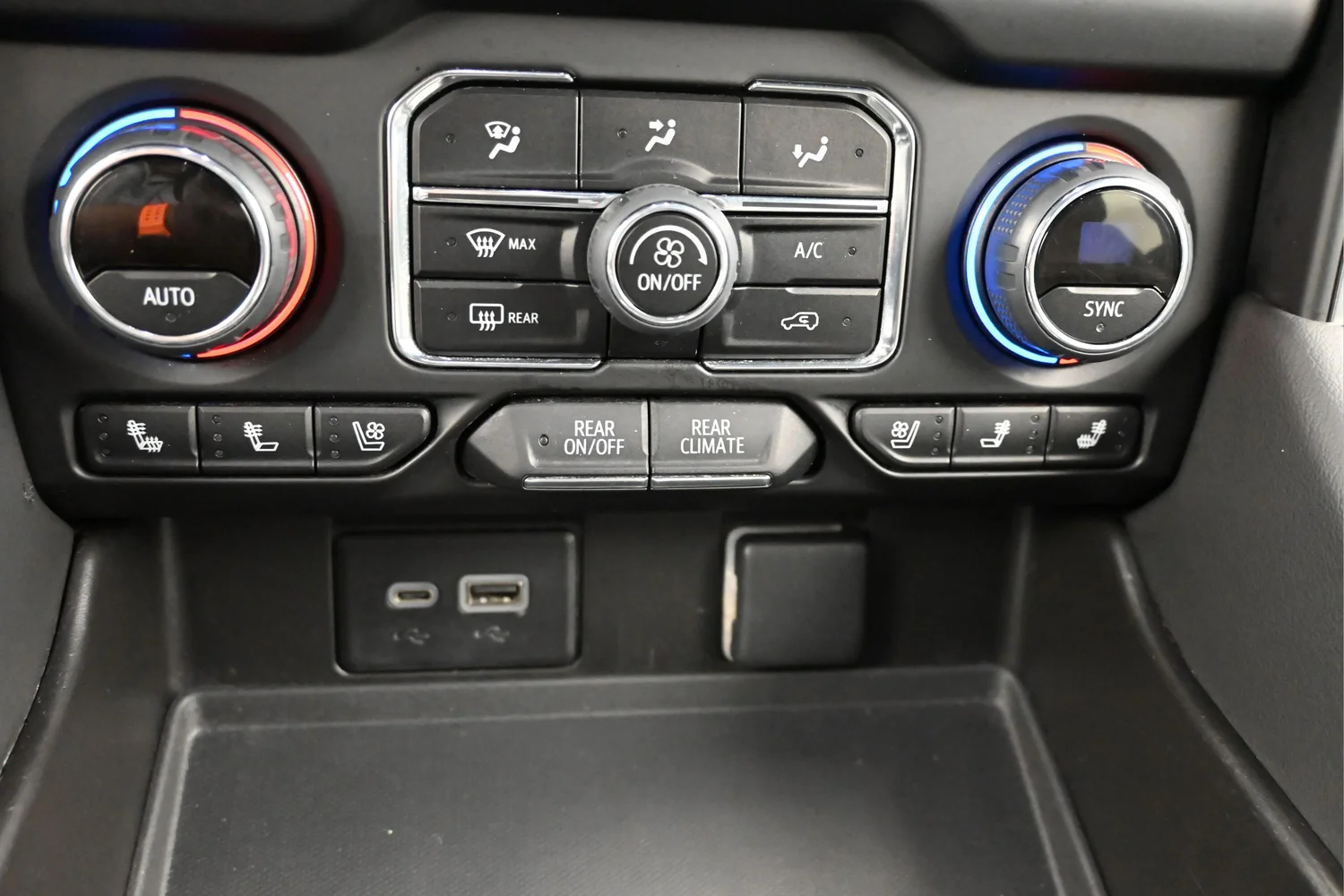 Used 2024 Black Chevrolet Premier image 22