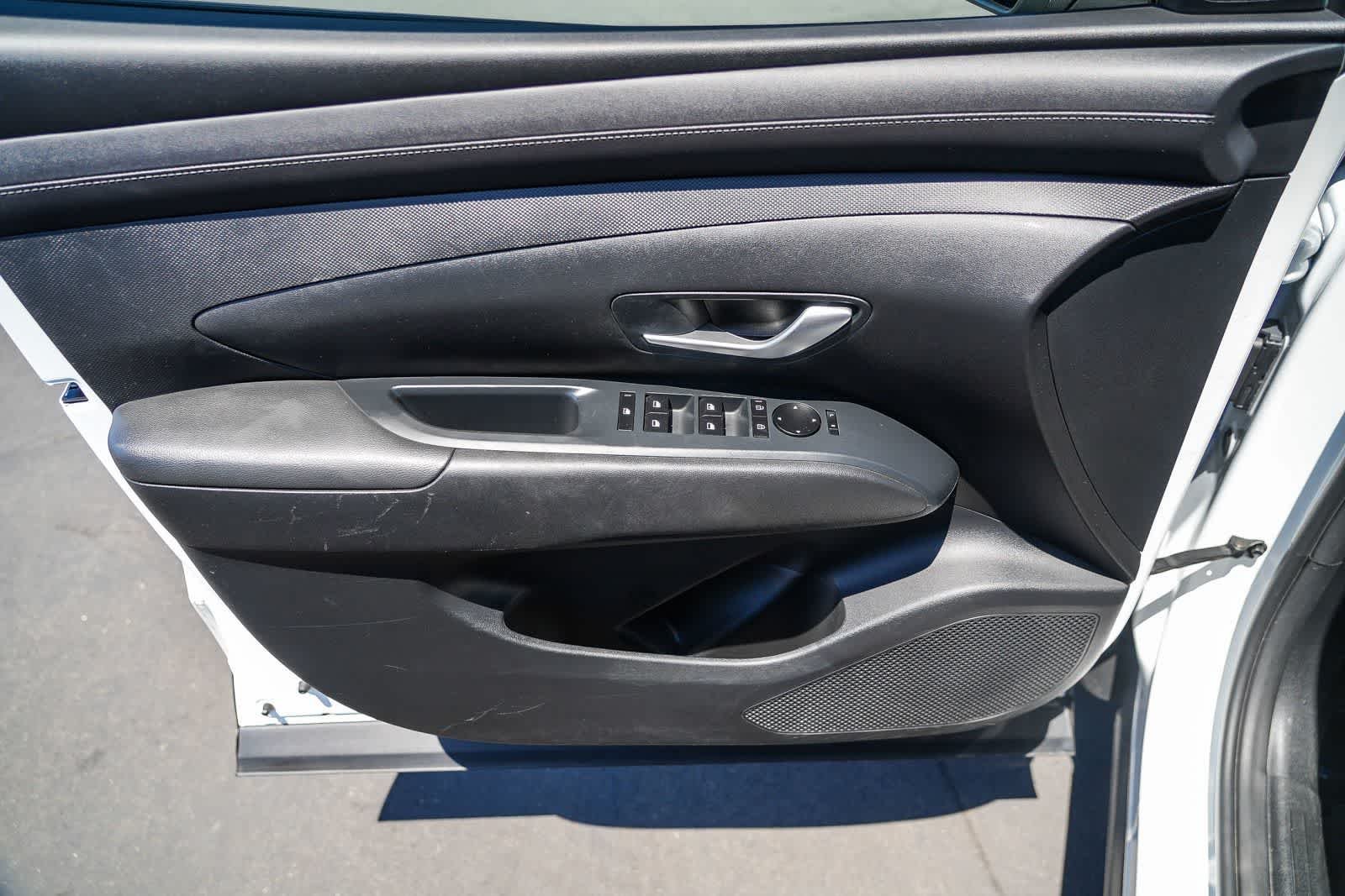 Used 2025 Atlas White Hyundai SE image 20