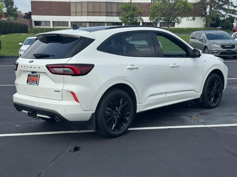 Used 2024 Star White Ford ST-Line Elite image 3