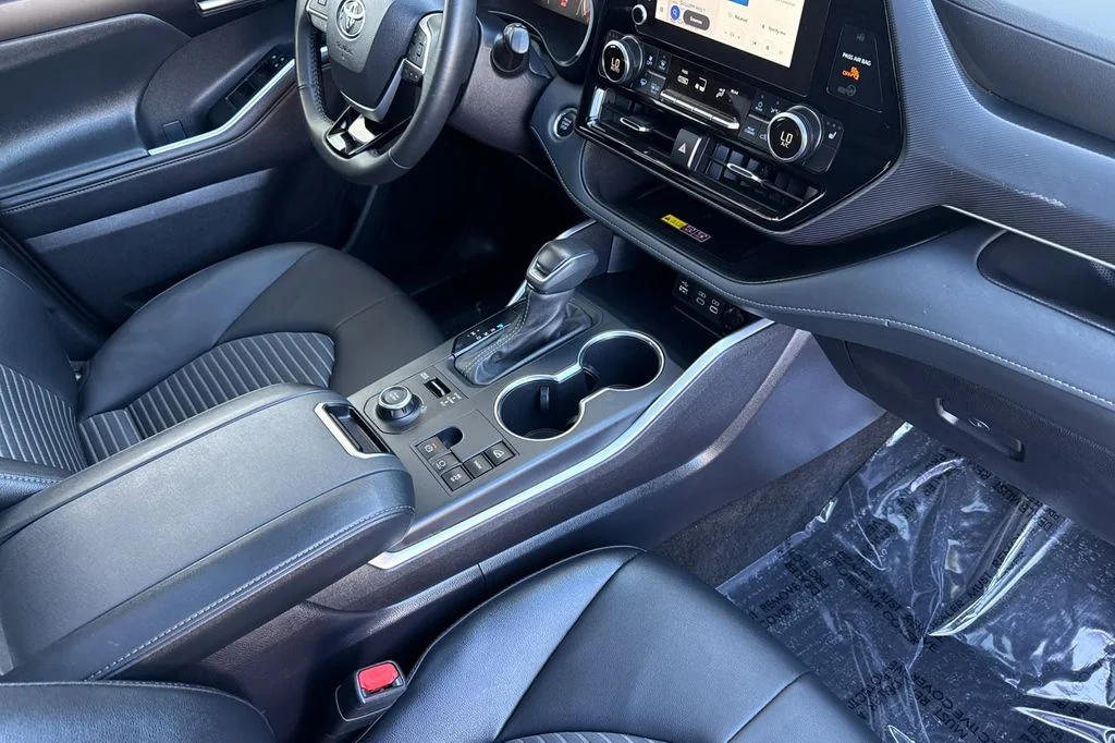 2025 Toyota Highlander XSE - Photo 21