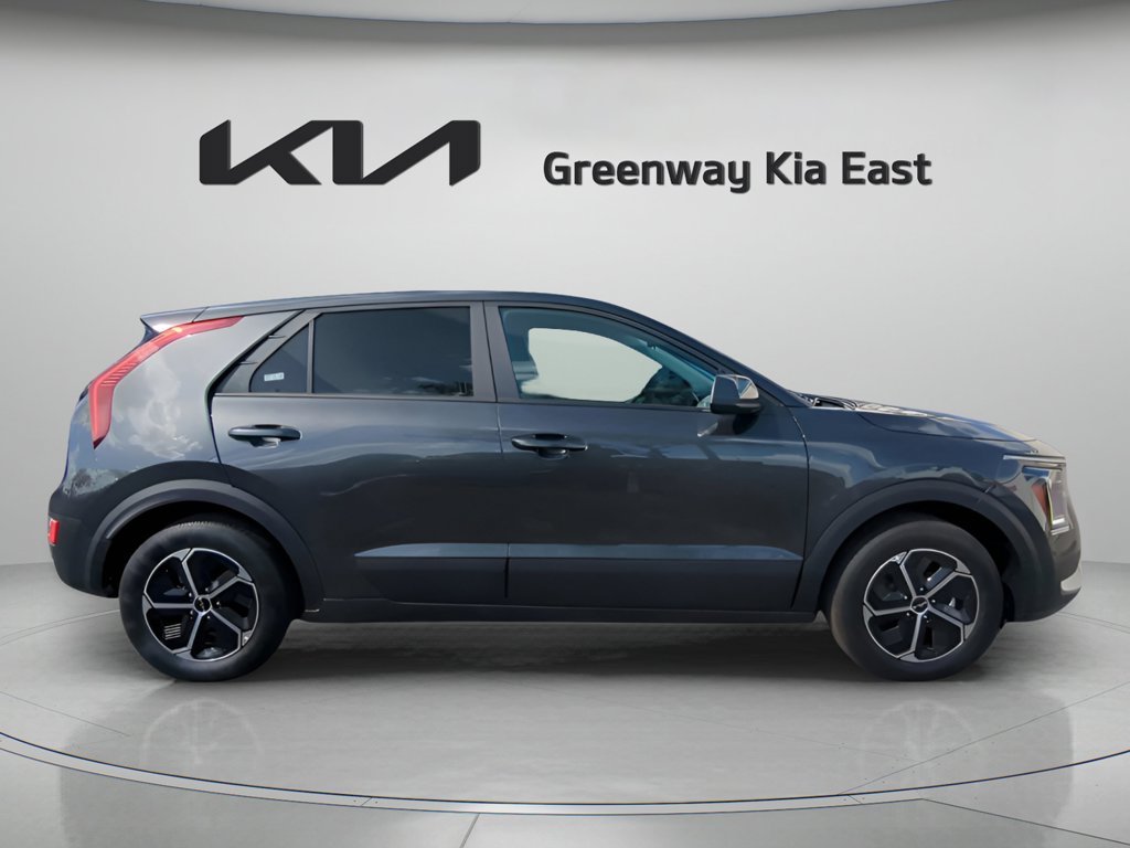 2026 Kia Niro LX - Photo 10
