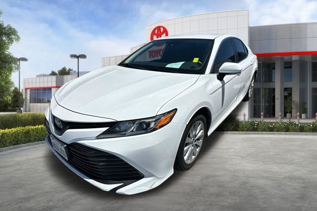 Used 2019 White Toyota LE image 3