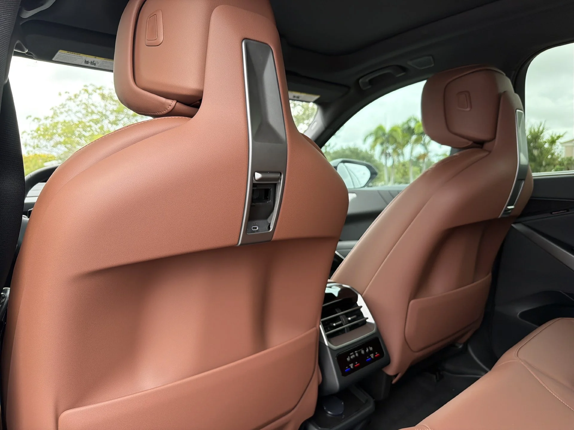 New 2027 Mineral White Metallic BMW  image 20