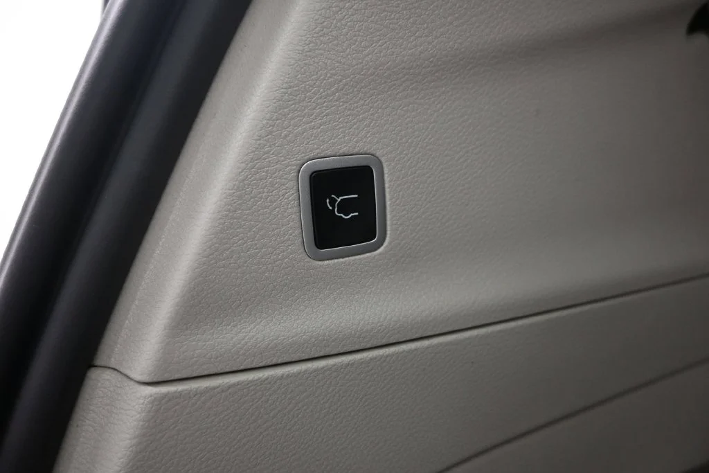 Used 2024 Black Chrysler Touring L image 12