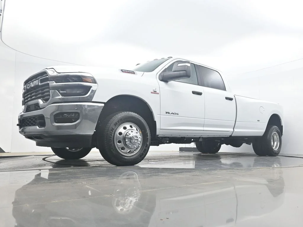 New 2026 Bright White Clear-Coat Exterior Paint RAM Big Horn image 32