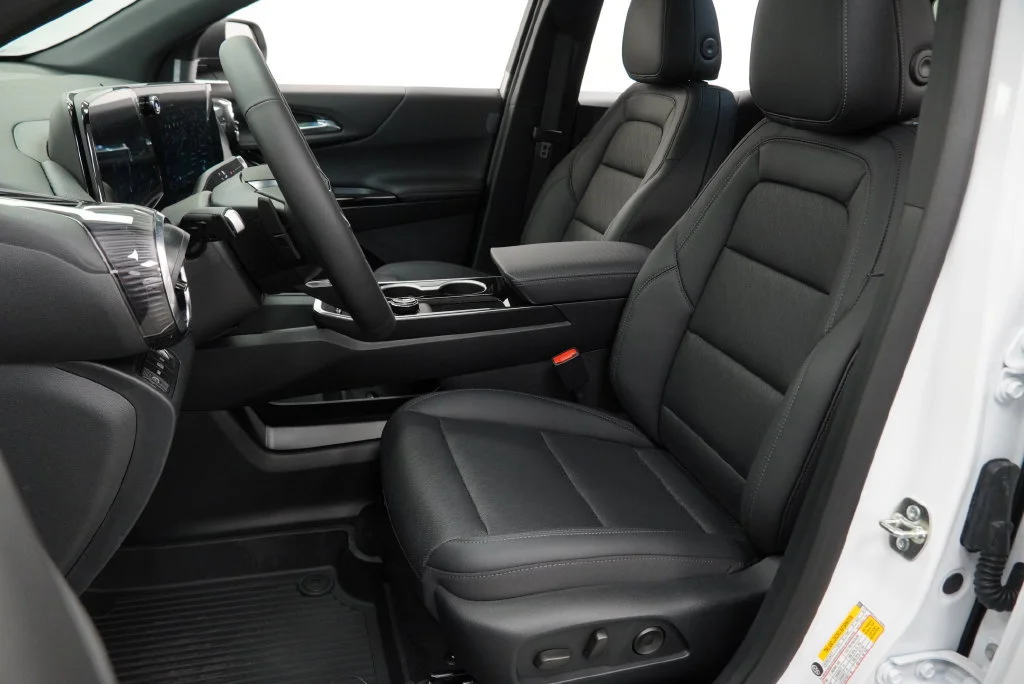 New 2027 Summit White Chevrolet LT image 6