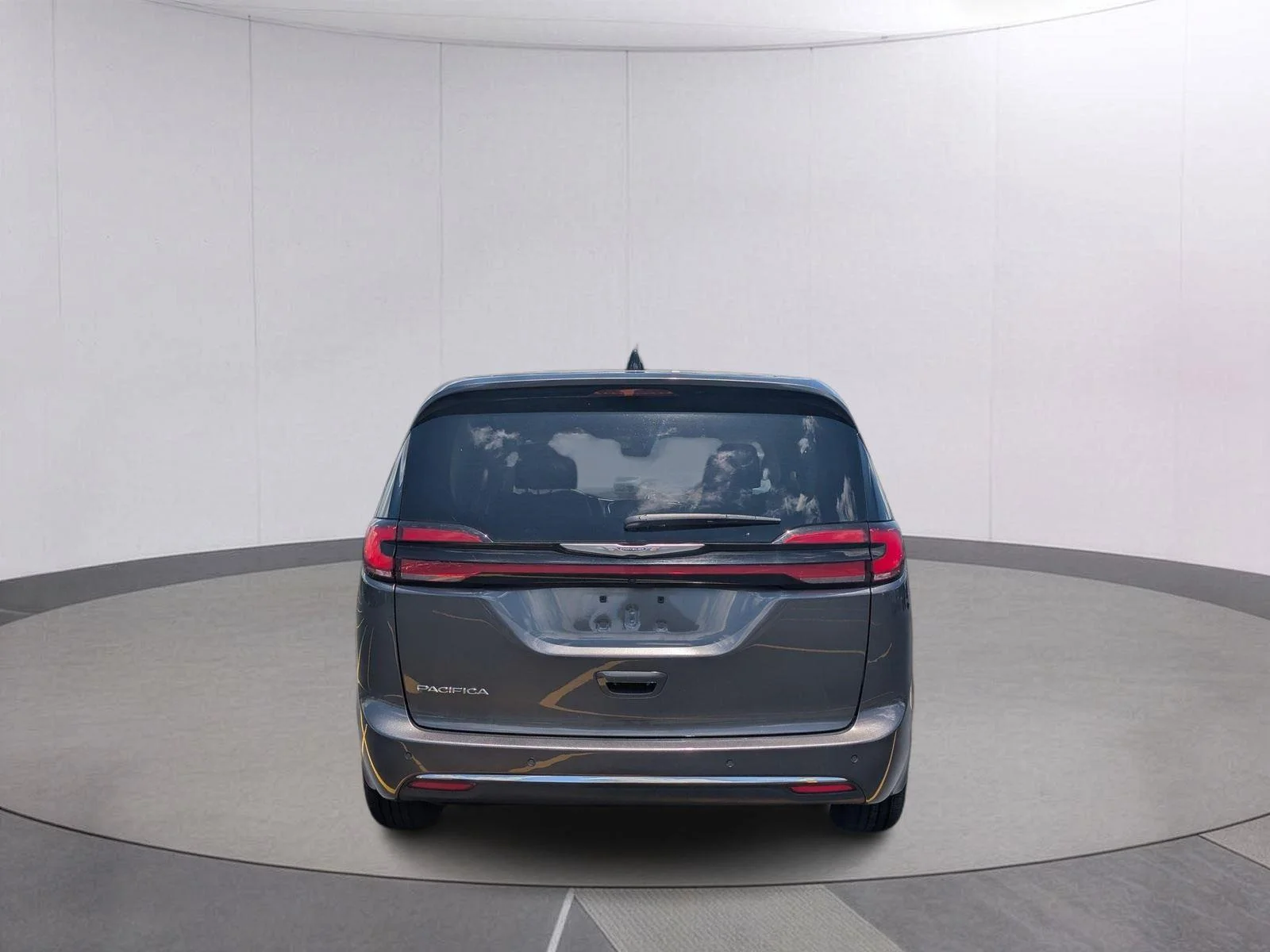 Used 2023 Granite Crystal Metallic Clearcoat Chrysler Touring L image 4