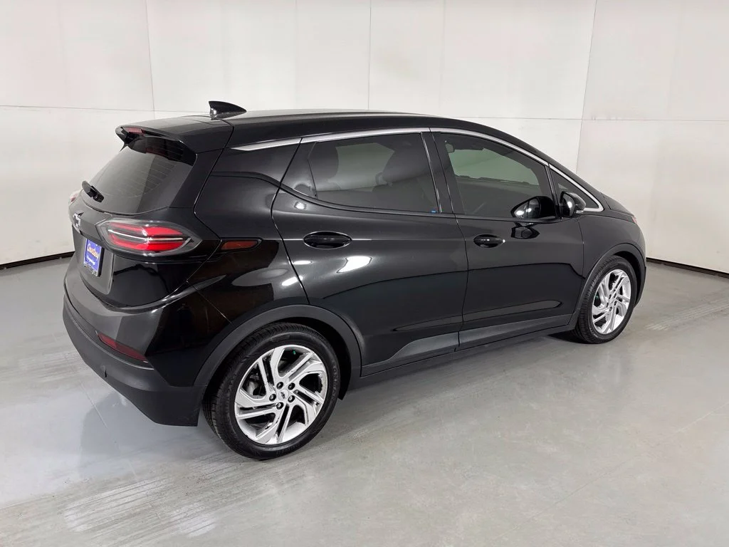 Used 2023 Black Chevrolet 1LT image 8