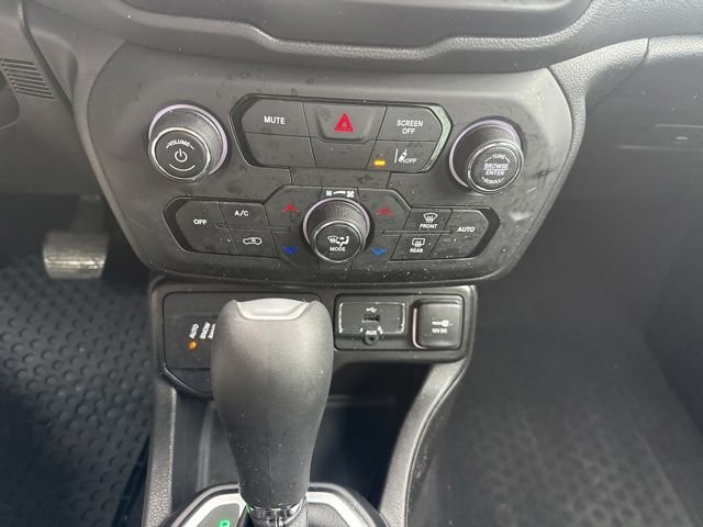 Used 2023 Gray Jeep Latitude image 18