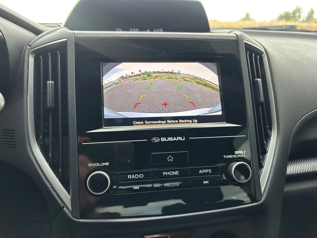 Used 2018 Silver Subaru 2.0i image 23
