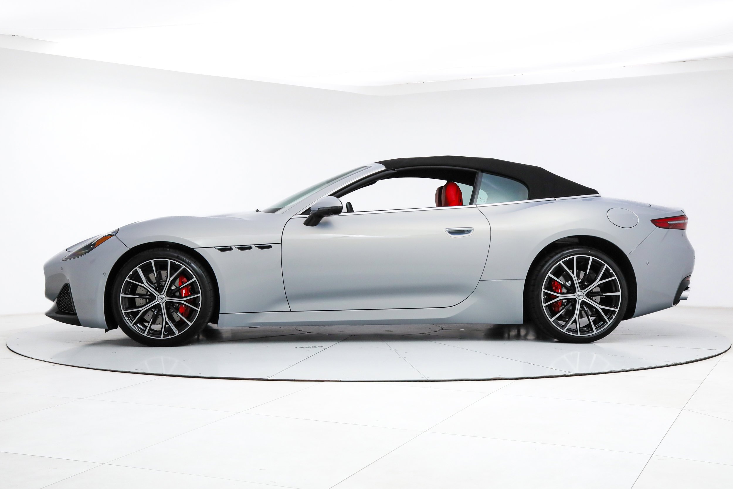 Used 2026 White Maserati  image 4