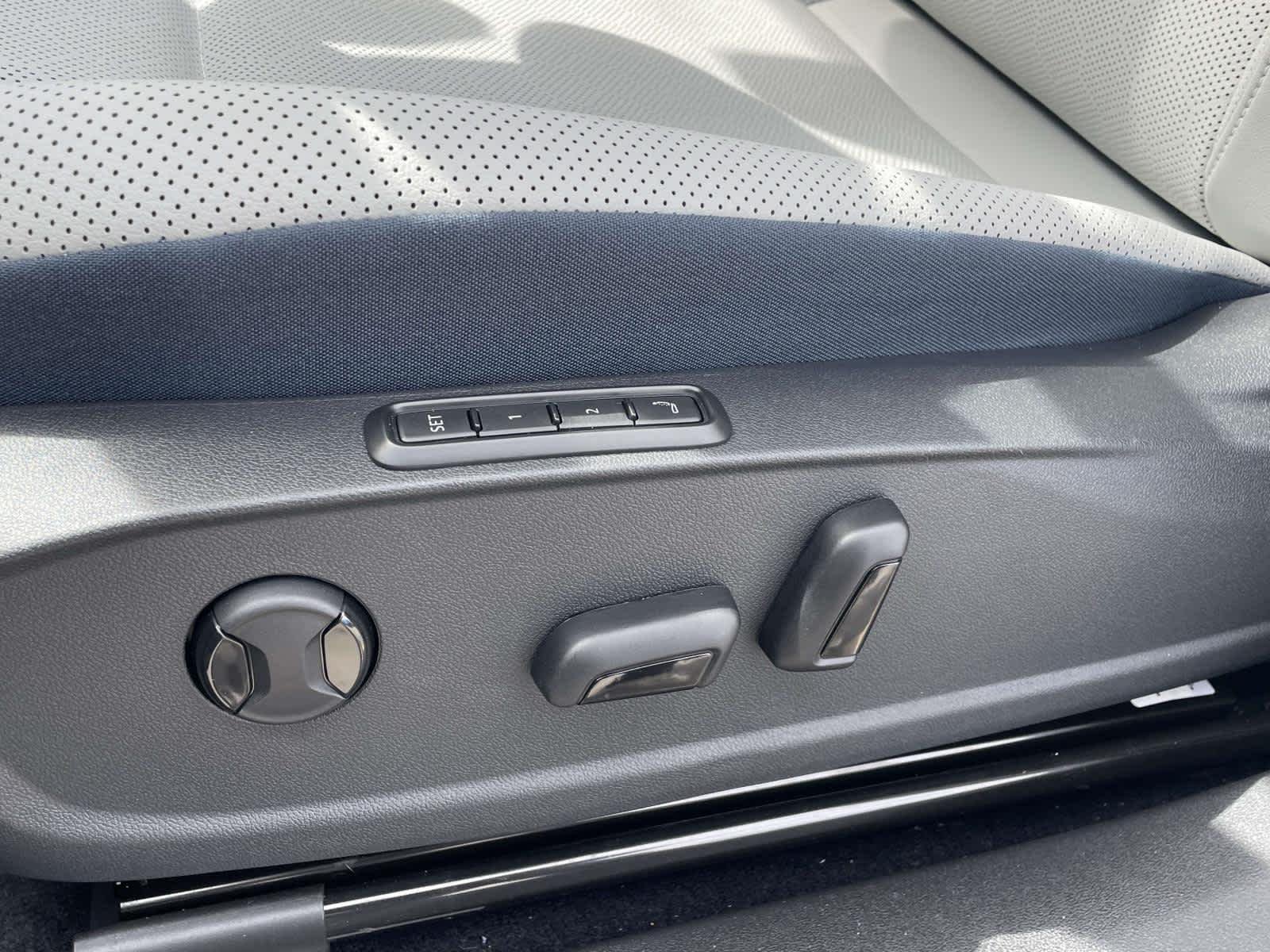 New 2025 Silver Mist Metallic Volkswagen Pro S image 14