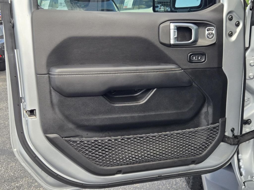 Used 2023 Silver Jeep Overland image 20