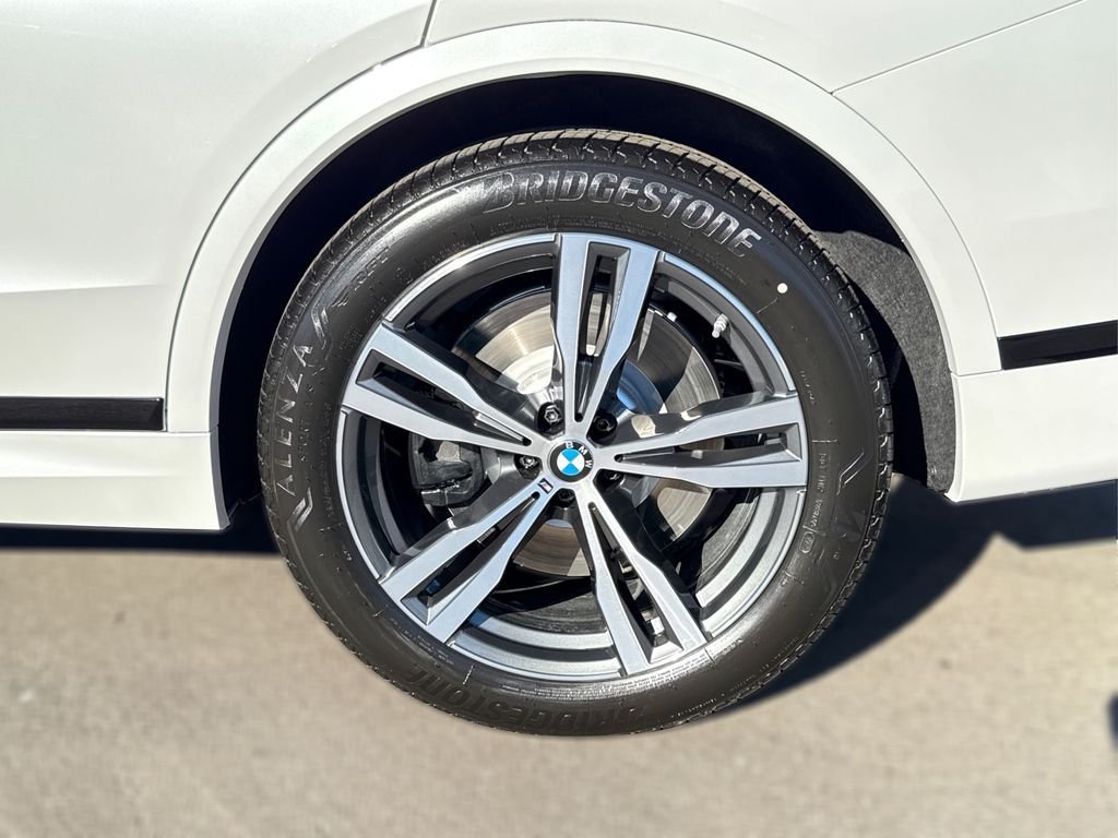 2026 BMW X7 M60i - Photo 14