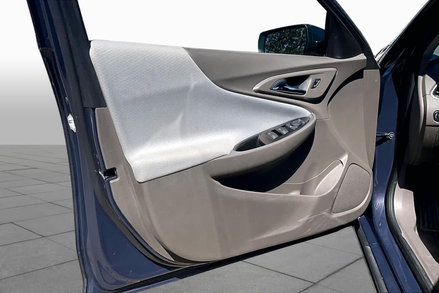 Used 2025 Night Shade Metallic Chevrolet LT image 7
