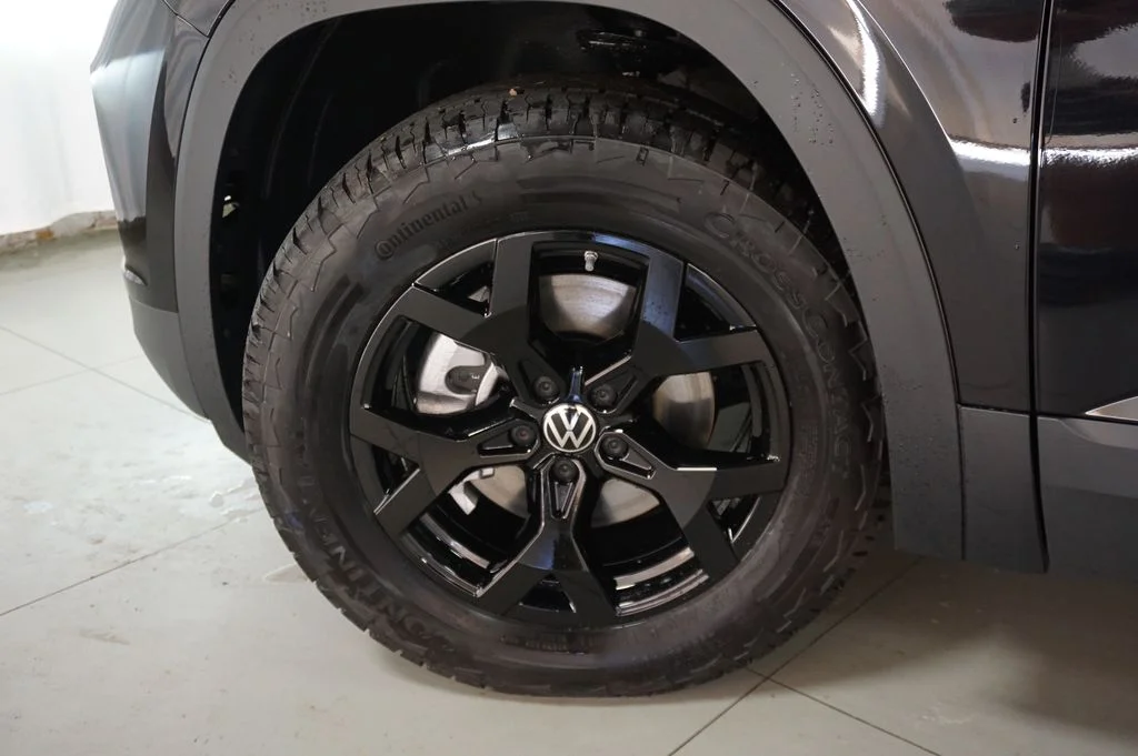 New 2026 Black Volkswagen 2.0T Peak Edition image 34