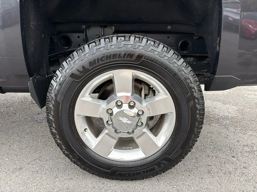 Used 2016 Gray Chevrolet LT image 12
