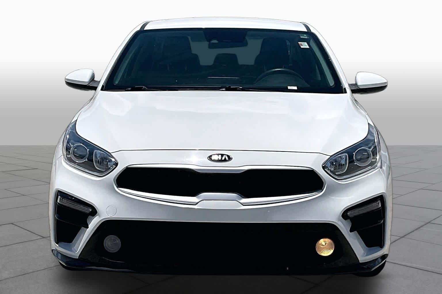 Used 2021 Clear White Kia LXS image 4