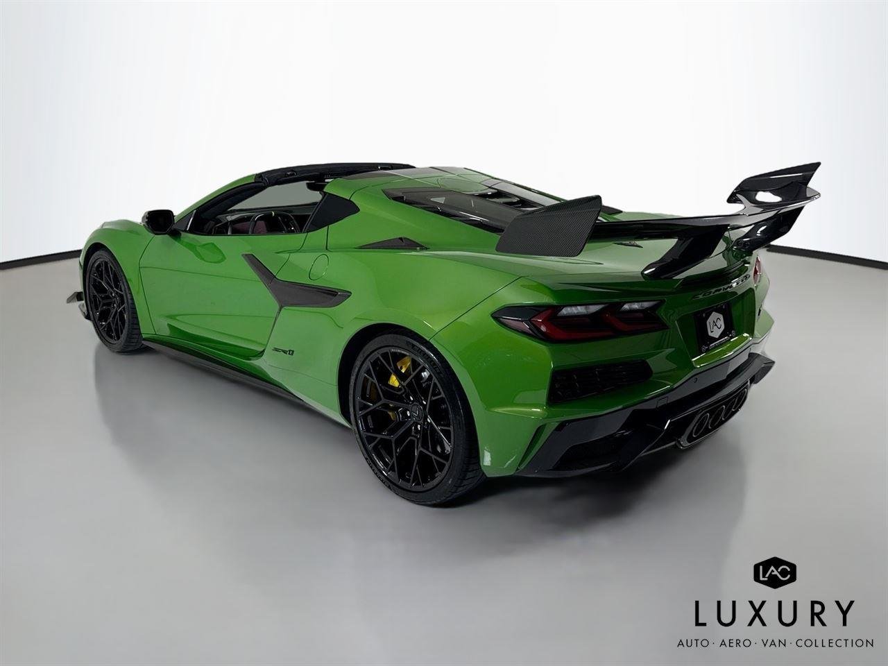 Used 2026 Roswell Green Metallic Chevrolet ZR1 | Carbon Fiber Aero Pkg | Front Lift | Carbon Flash Wheels image 8