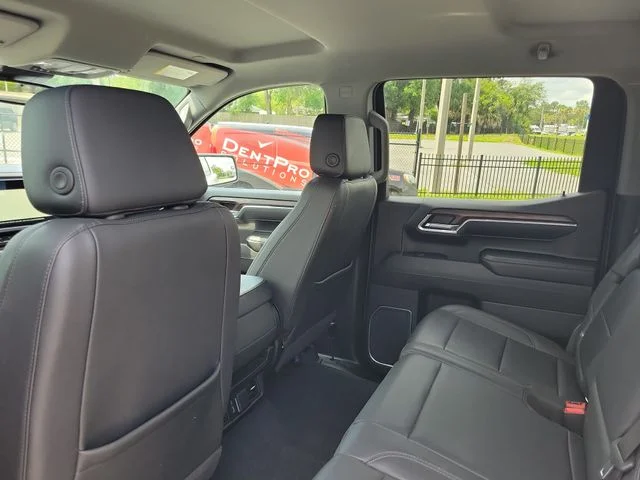 Used 2024 White GMC SLT image 24