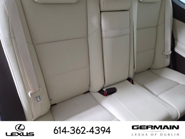 Used 2017 White Lexus 350 image 19