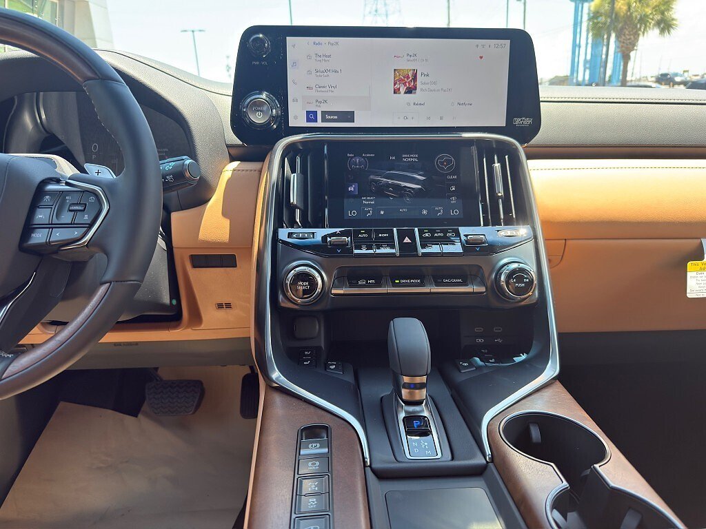 New 2026 Eminent White Pearl Lexus LUXURY image 22